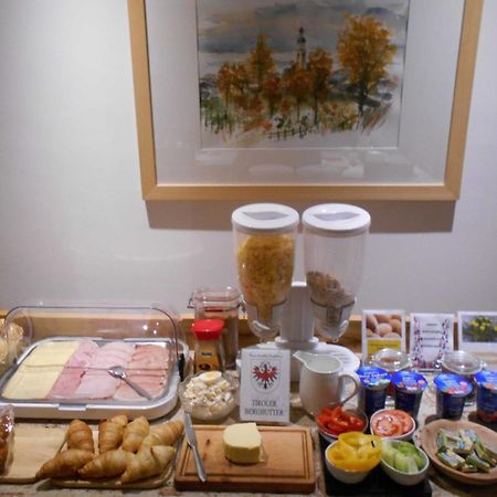 Gaestehaus Sonnenheim Thaur ภายนอก รูปภาพ