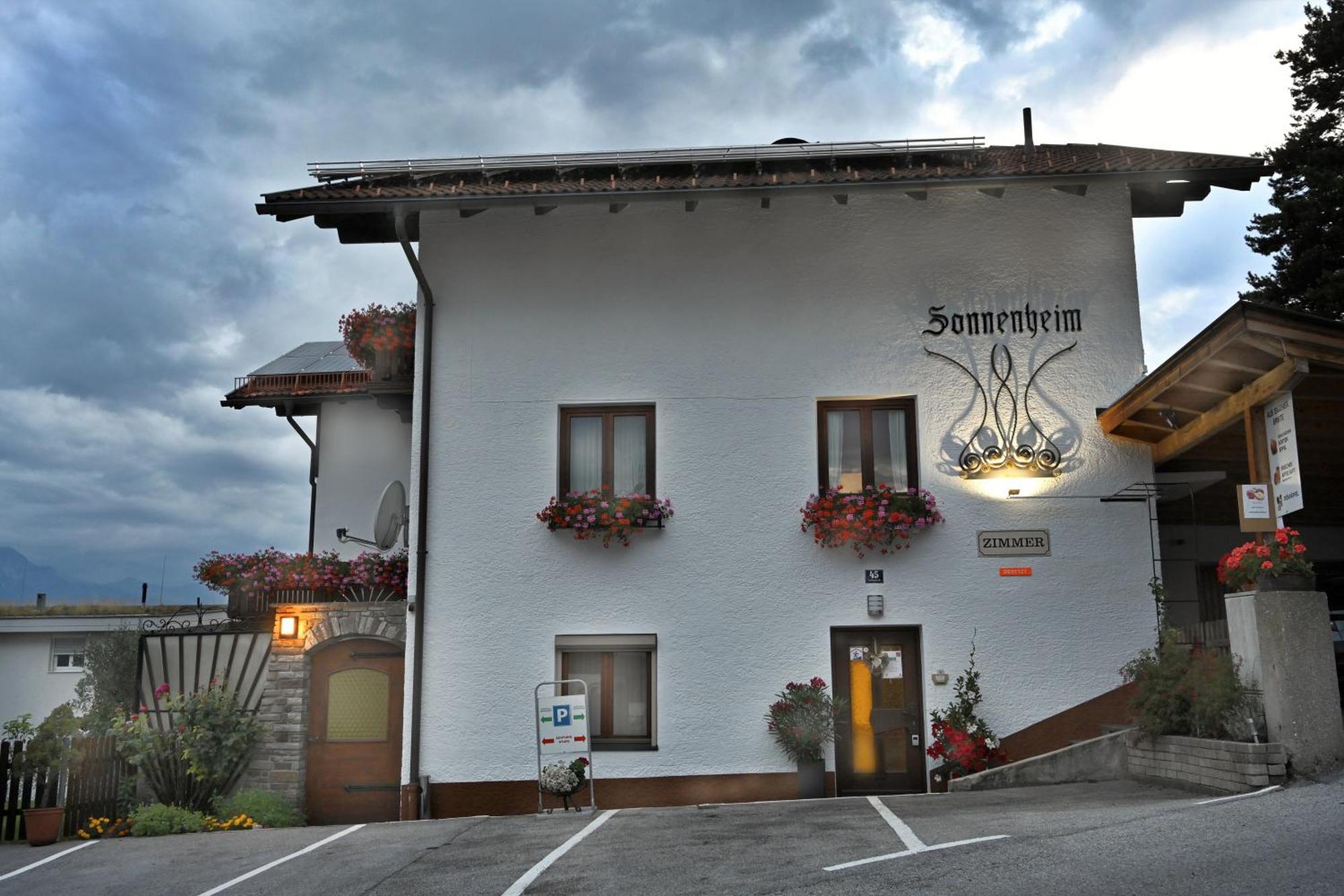Gaestehaus Sonnenheim Thaur ภายนอก รูปภาพ