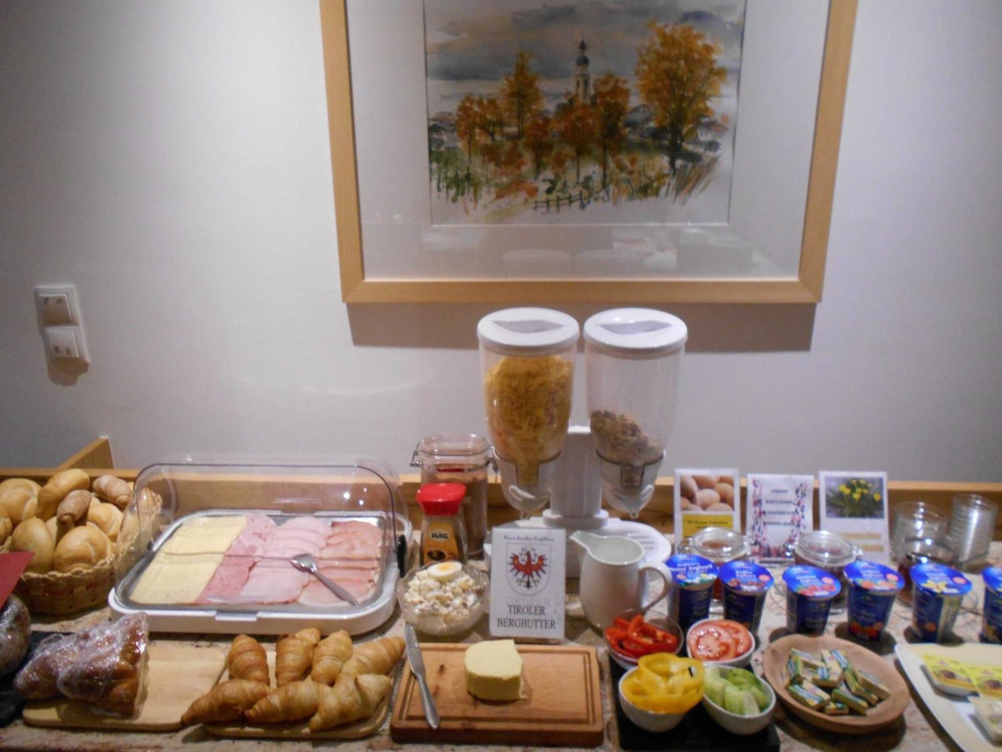 Gaestehaus Sonnenheim Thaur ภายนอก รูปภาพ