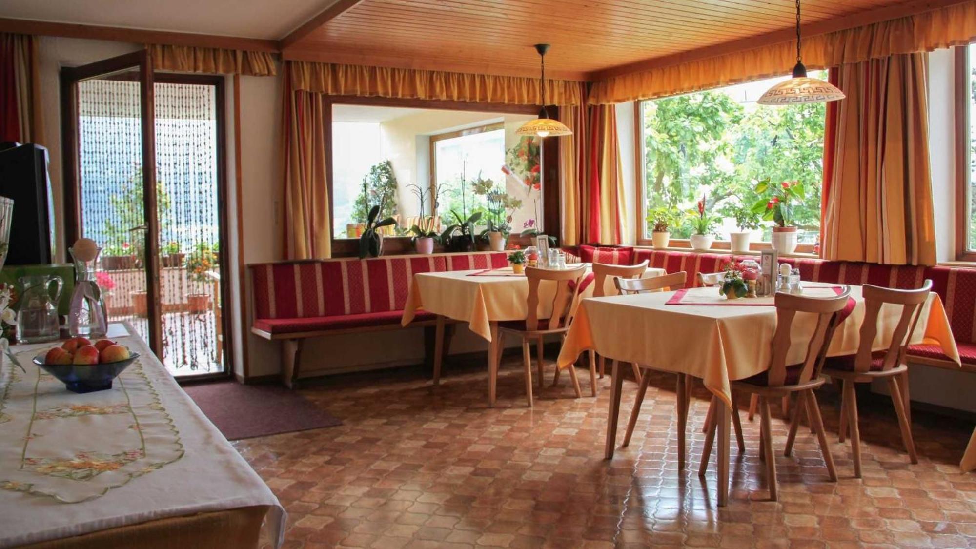 Gaestehaus Sonnenheim Thaur ภายนอก รูปภาพ